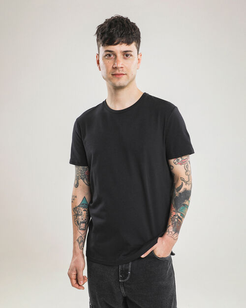 Playera Manga Corta Negra